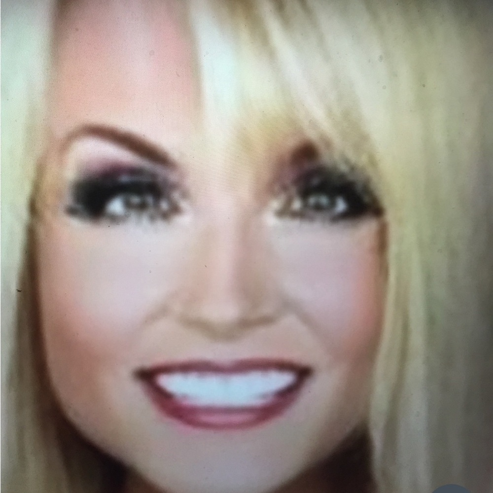 Meet your Posher, Kristin Ann from Palm Beach.